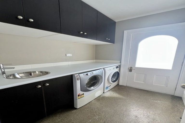 Photo of property in 1 Mozeley Avenue, Devonport, Auckland, 0624