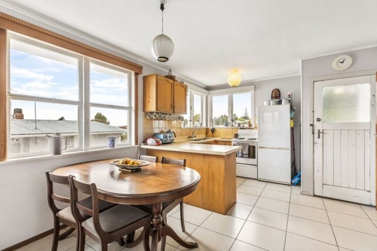 Photo of property in 7 Kelwyn Road, Kelston, Auckland, 0602