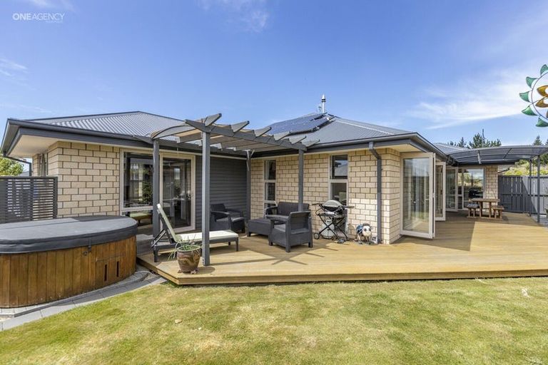 Photo of property in 14 Hakatere Road, Pegasus, 7612