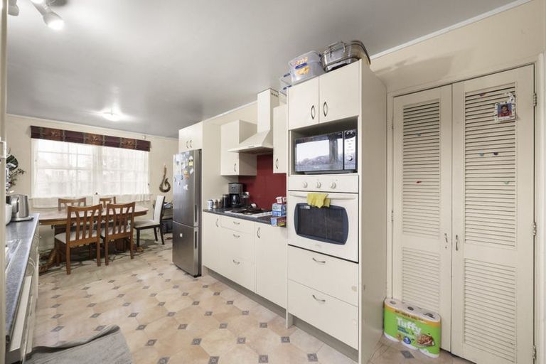 Photo of property in 4 Crampton Place, Manurewa, Auckland, 2102