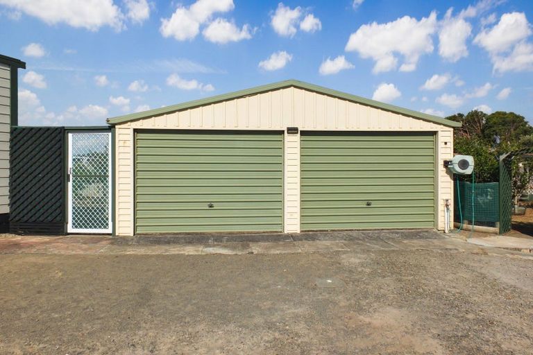 Photo of property in 10 Hennessy Street West, Foxton Beach, Foxton, 4815