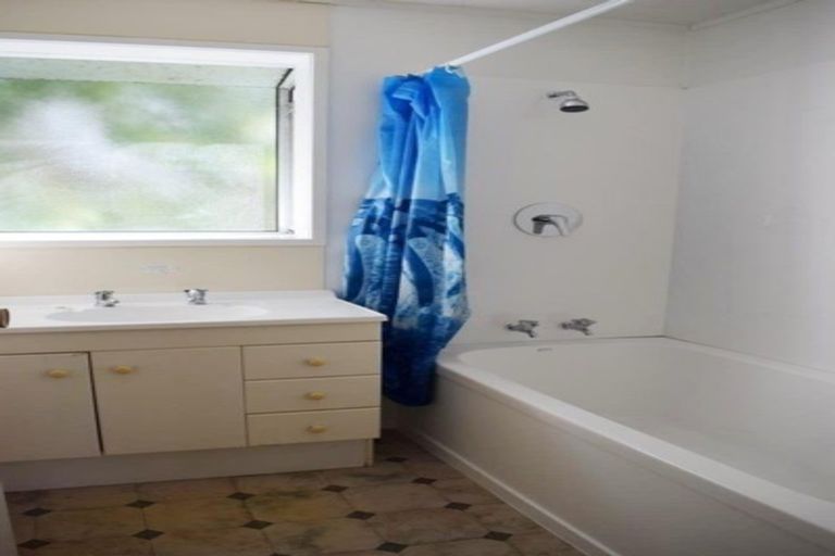 Photo of property in 63 Awaruku Road, Torbay, Auckland, 0630