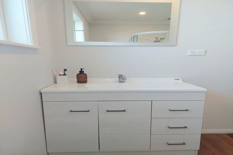 Photo of property in 12 Bowen Street, Levin, 5510