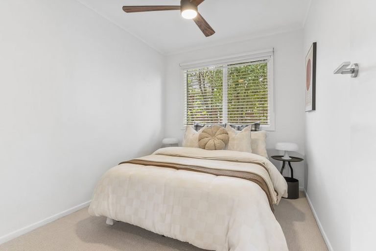 Photo of property in 2/104 Sylvan Avenue, Northcote, Auckland, 0627