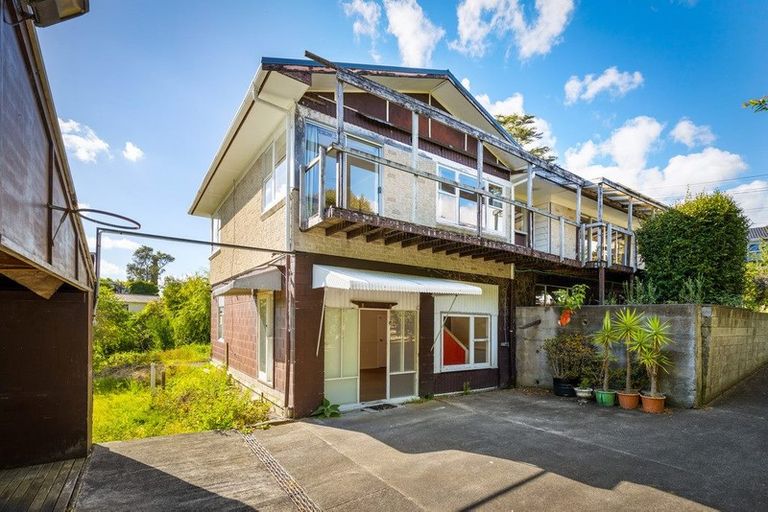 Photo of property in 12 Kelston Street, New Lynn, Auckland, 0600