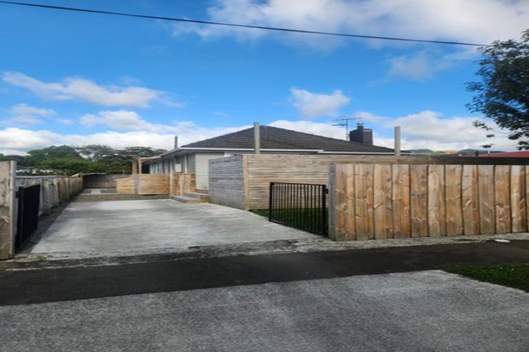 Photo of property in 16 Robertson Street, Elderslea, Upper Hutt, 5018