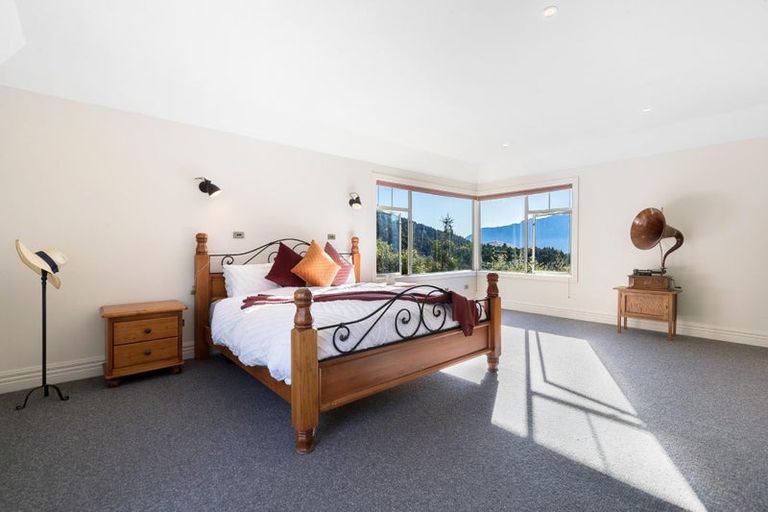 Photo of property in 15 Summit Lane, Ben Lomond, Queenstown, 9371