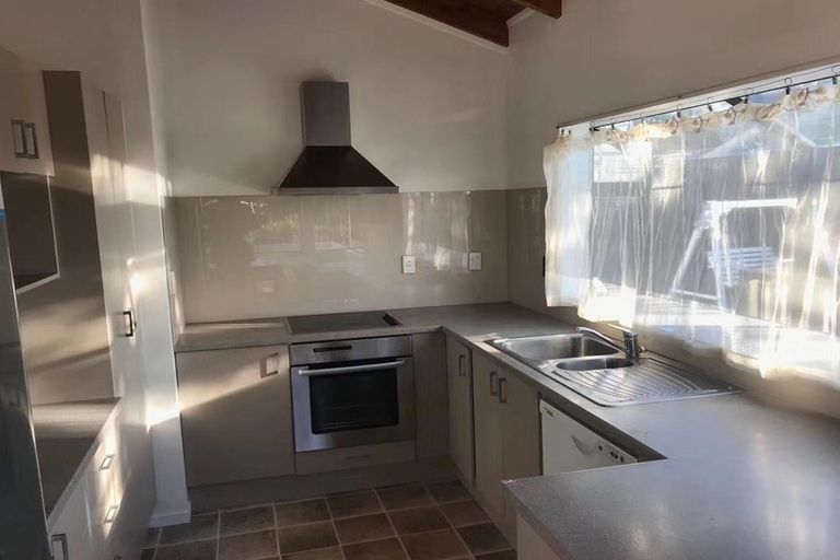 Photo of property in 3/431 East Coast Road, Mairangi Bay, Auckland, 0630