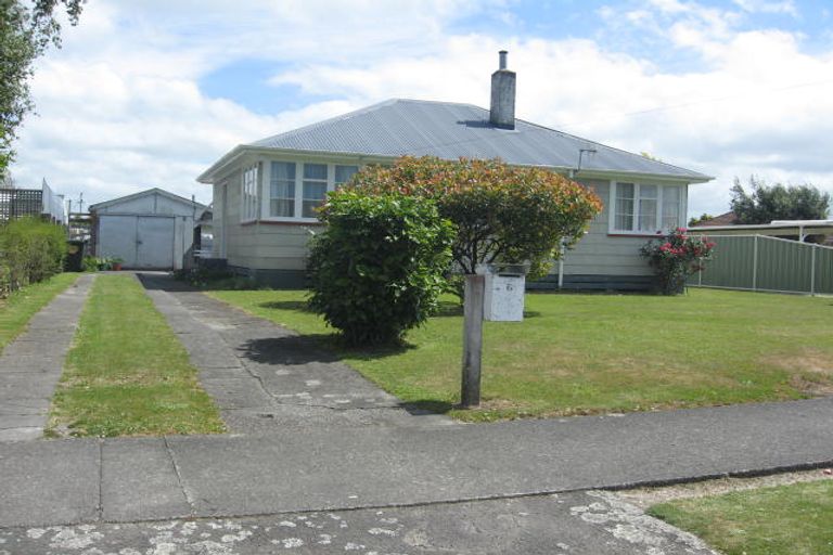 Photo of property in 6 Wilson Street, Pahiatua, 4910