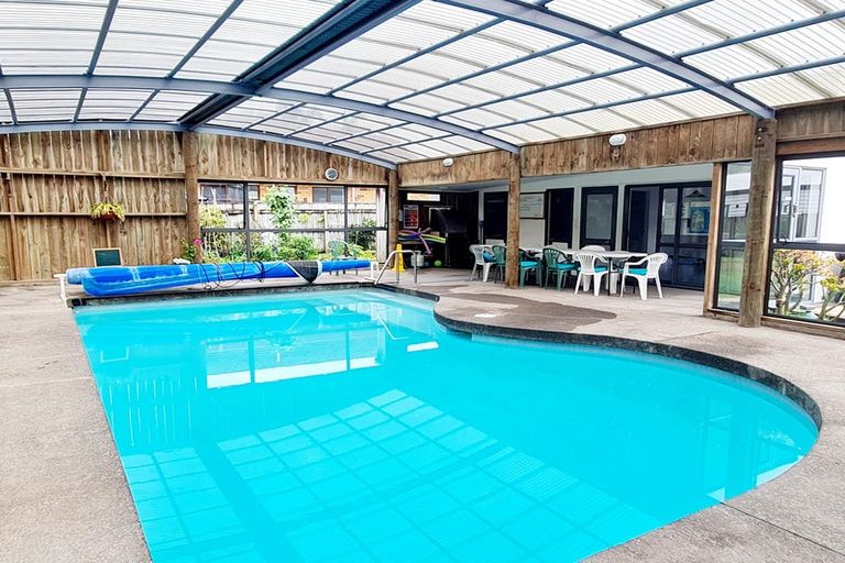 Photo of property in 15a Puriri Avenue, Orewa, 0931