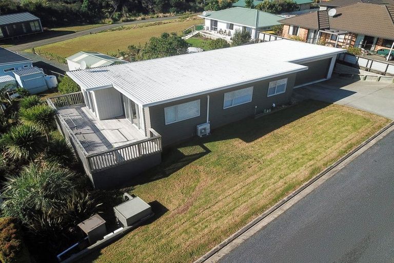 Photo of property in 6 Protea Drive, Cable Bay, 0420