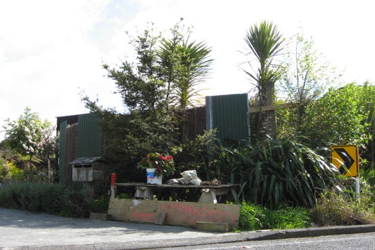 Photo of property in 245 Forest Hill Road, Waiatarua, Auckland, 0612