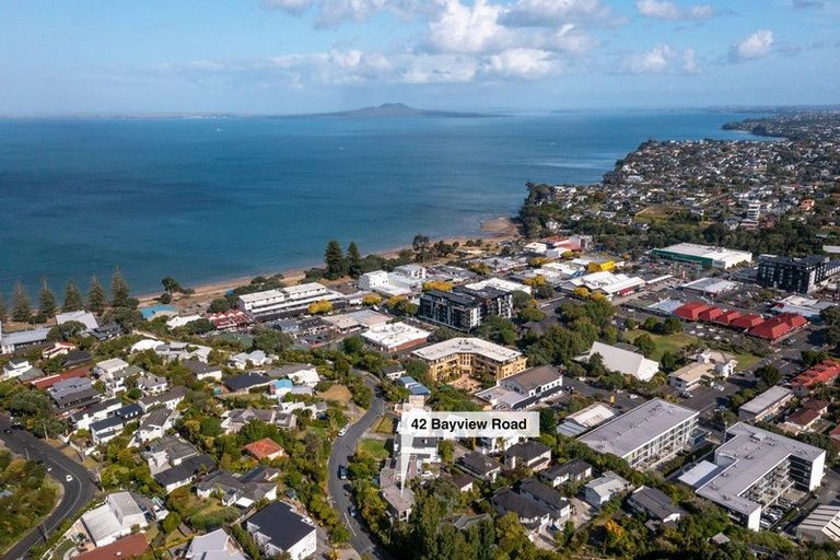 Photo of property in 42 Bayview Road, Browns Bay, Auckland, 0630