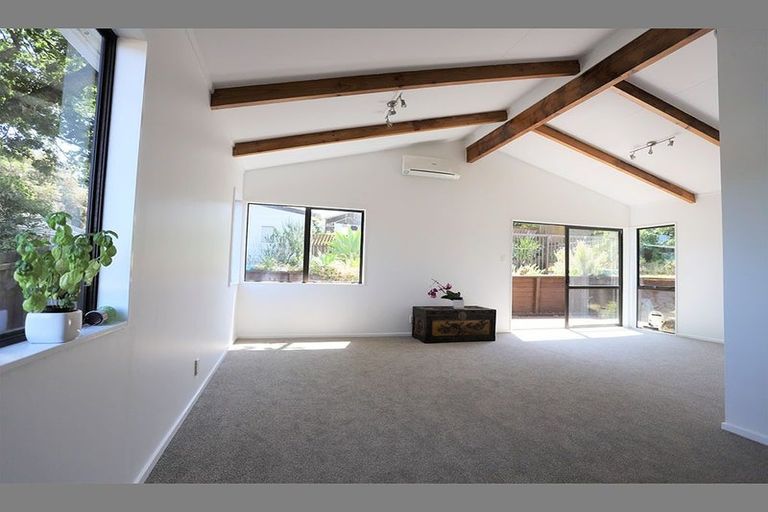Photo of property in 23 Stottholm Road, Titirangi, Auckland, 0604