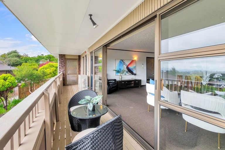 Photo of property in 155 Chelsea View Drive, Chatswood, Auckland, 0626