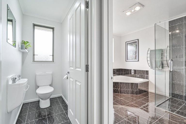 Photo of property in 95 Ferry Road, Clive, 4102