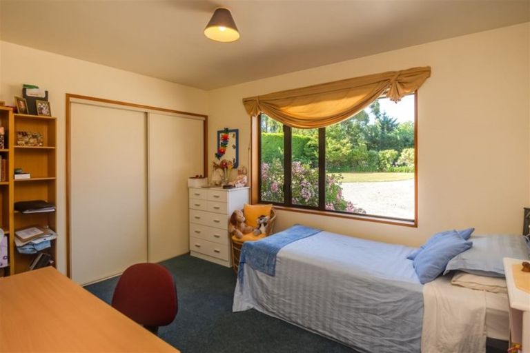 Photo of property in 301 School Road, West Eyreton, Rangiora, 7475