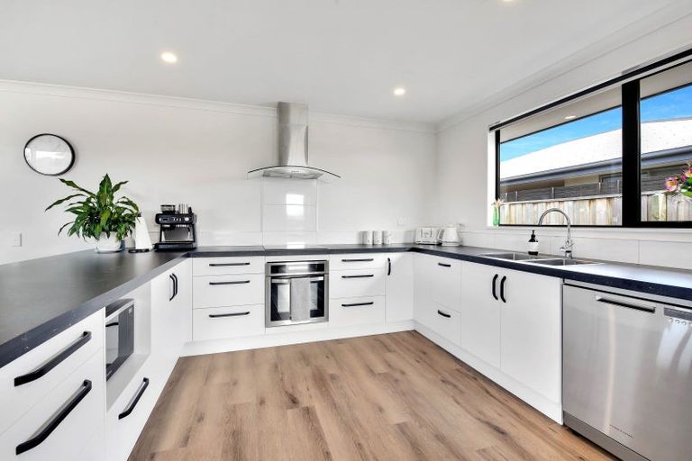 Photo of property in 6 Awatere Street, Pegasus, 7612