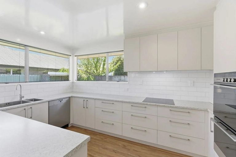 Photo of property in 2/10 Baretta Street, Somerfield, Christchurch, 8024
