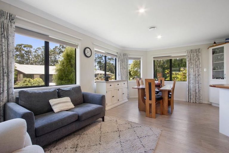 Photo of property in 2 Bransley Grove, Katikati, 3129