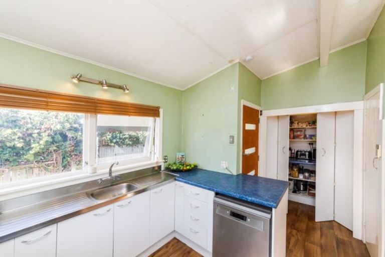 Photo of property in 16 Buick Crescent, Awapuni, Palmerston North, 4412