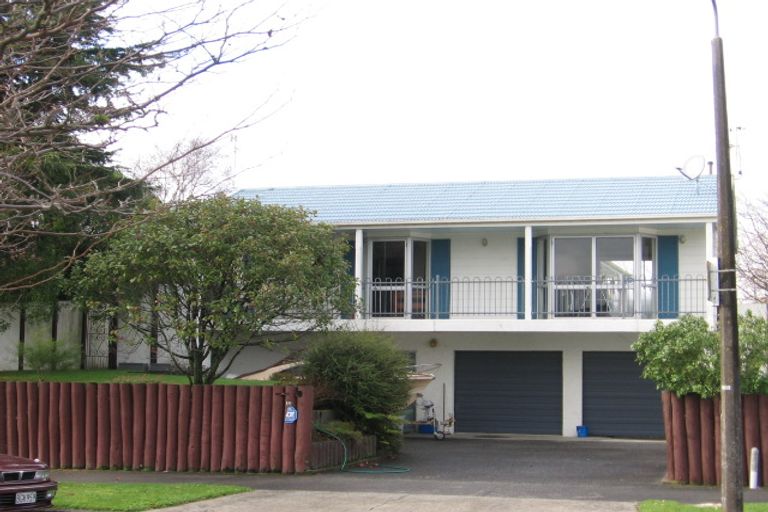 Photo of property in 43 Escort Grove, Awapuni, Palmerston North, 4412