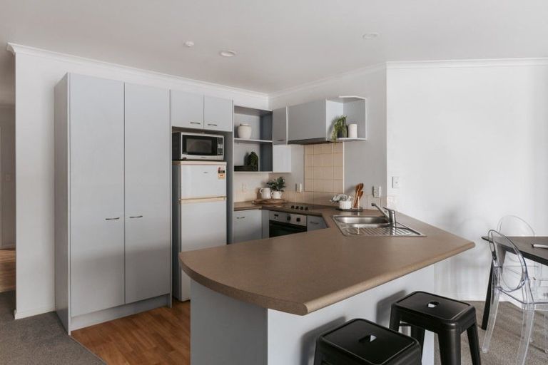 Photo of property in Paramount Apartments, 11/281 Maunganui Road, Mount Maunganui, 3116