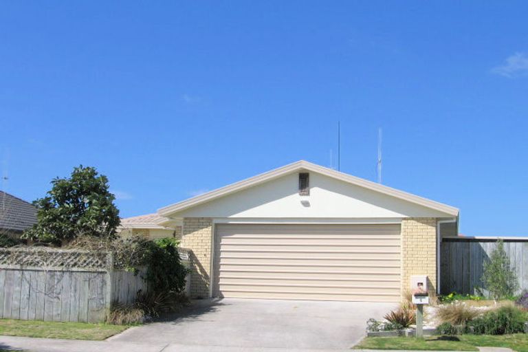 Photo of property in 5 Madeleine Terrace, Papamoa Beach, Papamoa, 3118