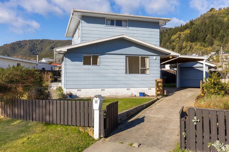 Photo of property in 75a Hampden Street, Picton, 7220