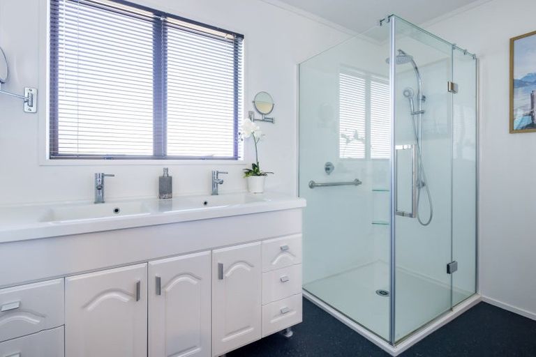 Photo of property in 8 Deborah Place, Dinsdale, Hamilton, 3204