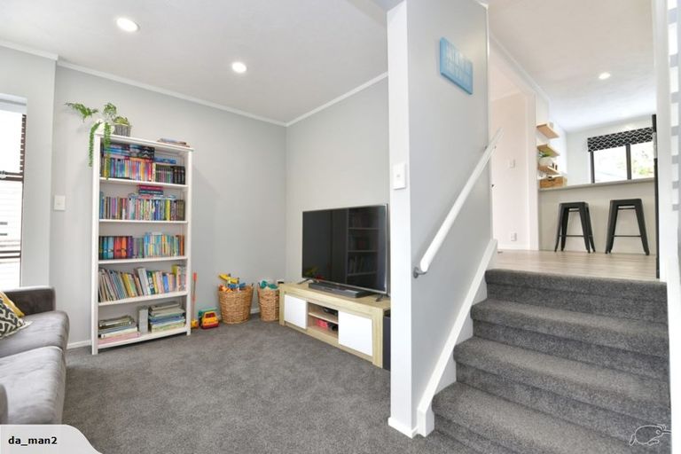 Photo of property in 1/14 Arkles Strand, Arkles Bay, Whangaparaoa, 0932