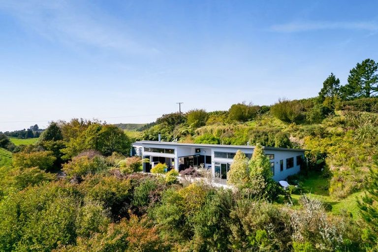 Photo of property in 10 Allan Road, Burgess Park, New Plymouth, 4371