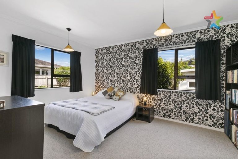 Photo of property in 7 Pekanga Road, Normandale, Lower Hutt, 5010