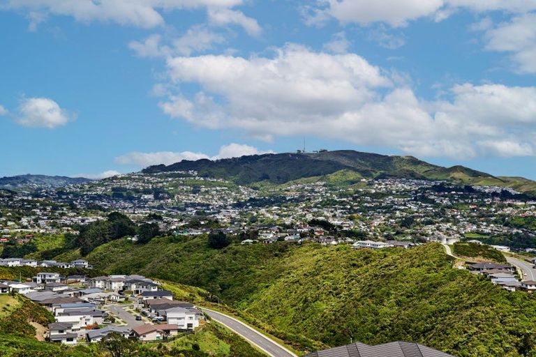 Photo of property in 10 Saba Way, Grenada Village, Wellington, 6037