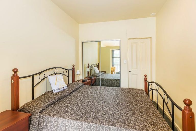 Photo of property in Atrium Towers, 6q/154 The Terrace, Wellington Central, Wellington, 6011