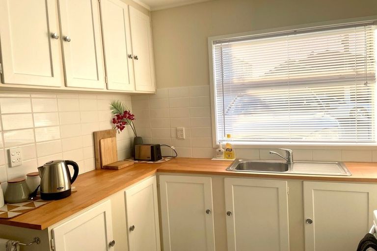 Photo of property in 2/6 Overtoun Terrace, Hataitai, Wellington, 6021