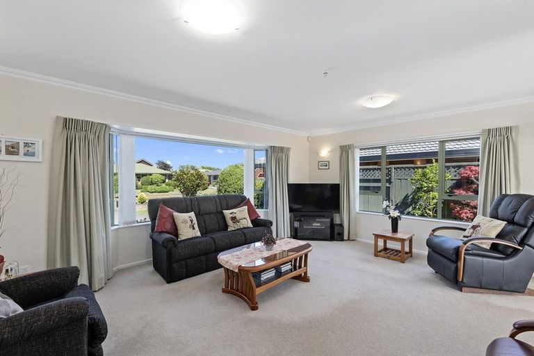 Photo of property in 9 Cranbrook Grove, Waikanae, 5036