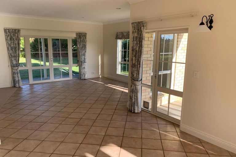 Photo of property in 154 Awa Road, Kumeu, 0891