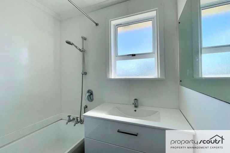 Photo of property in 22 Pamu Place, Waitara, 4320