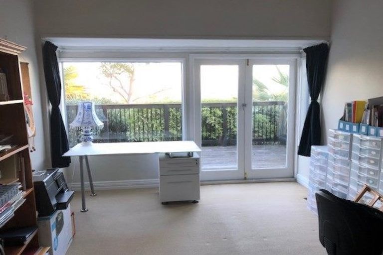 Photo of property in 35 Hospital Terrace, Hospital Hill, Napier, 4110