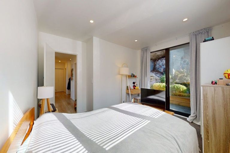 Photo of property in 43a Harbour View Road, Northland, Wellington, 6012