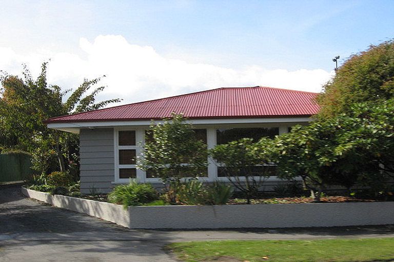 Photo of property in 122 Waimairi Road, Ilam, Christchurch, 8041
