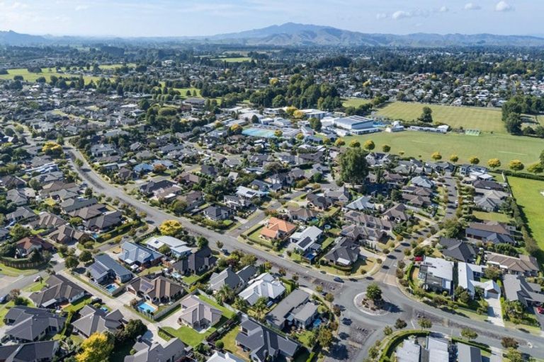 Photo of property in 27 Norfolk Drive, Cambridge, 3434