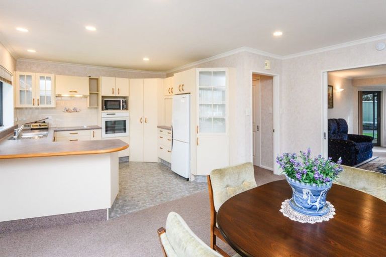 Photo of property in 28 Cedar Crescent, Feilding, 4702