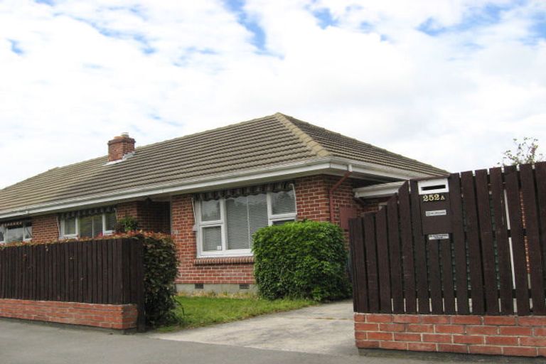 Photo of property in 2/252b Ilam Road, Burnside, Christchurch, 8053