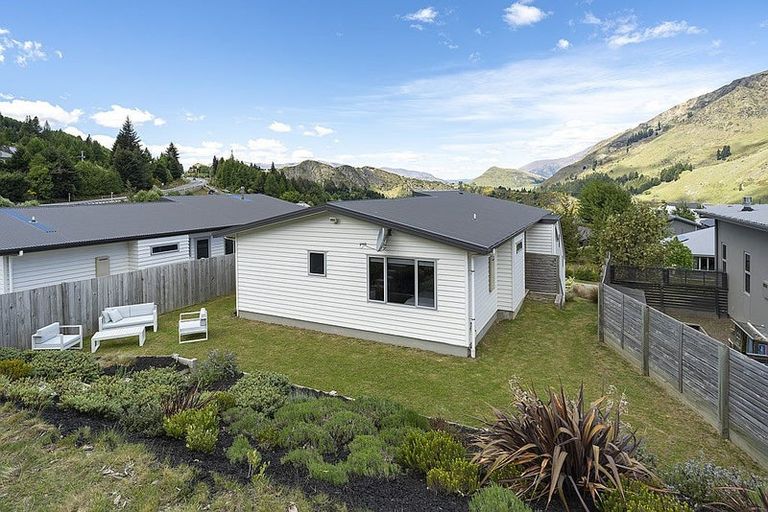 Photo of property in 30b Harrys Close, Arthurs Point, Queenstown, 9371