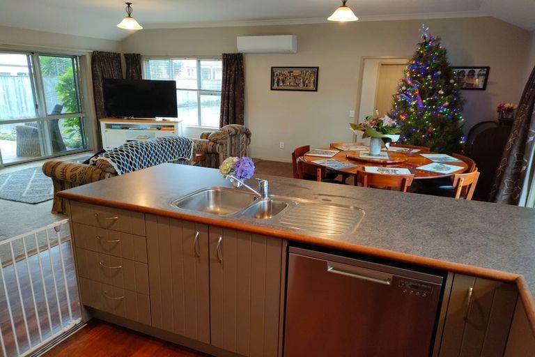 Photo of property in 1b Wellington Street, Feilding, 4702