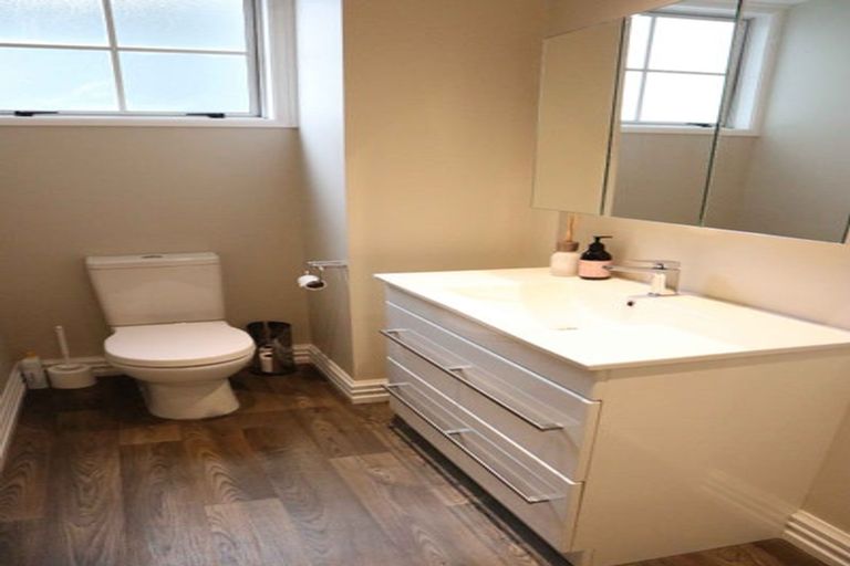 Photo of property in 34 Pipitea Street, Thorndon, Wellington, 6011