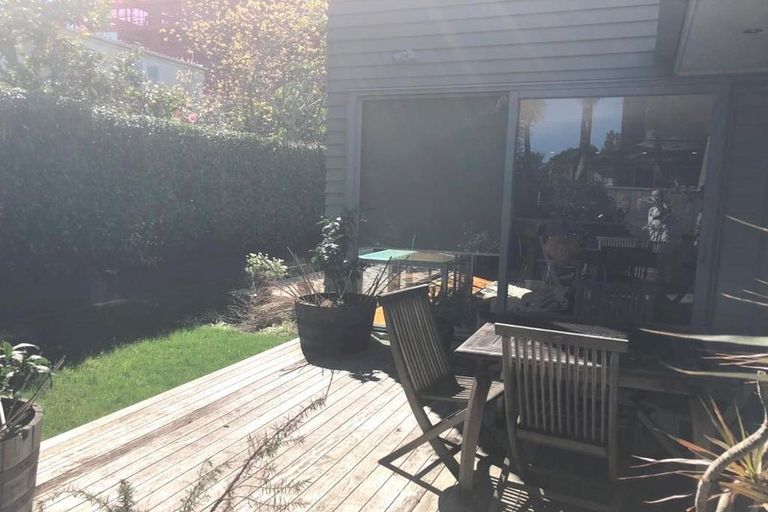 Photo of property in 11a Lomond Street, Takapuna, Auckland, 0622