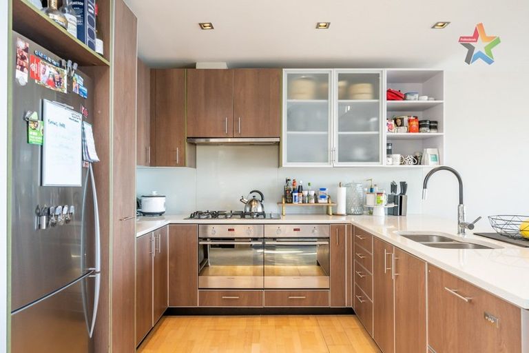 Photo of property in Patent 326 Apartments, 507s/326 Evans Bay Parade, Hataitai, Wellington, 6021